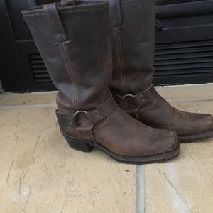FRYE Harness boots pull on